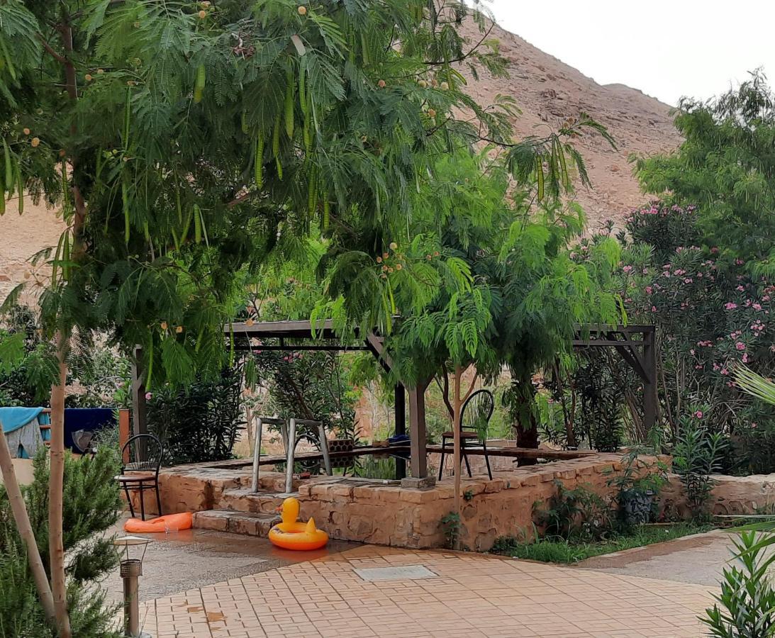 Afra Hot Springs Chalets At-Tafilah Exterior photo